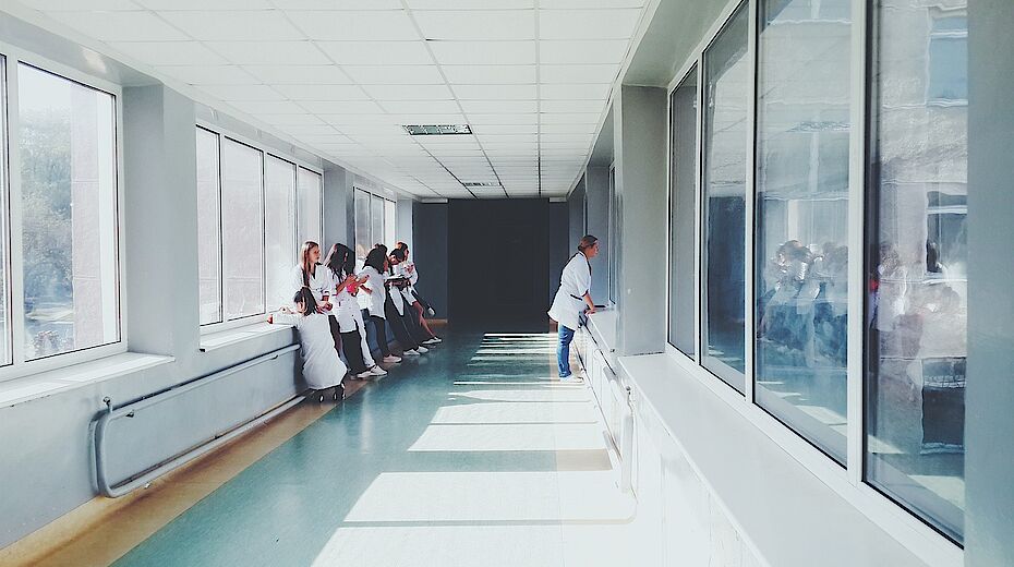 Arredamento settore hospital: ecco le porte Made in Italy di Cocif per ospedali
