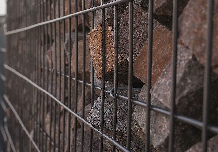 Betafence Italia - Sistema Zenturo® Super: parete di recinzione decorativa riempita
