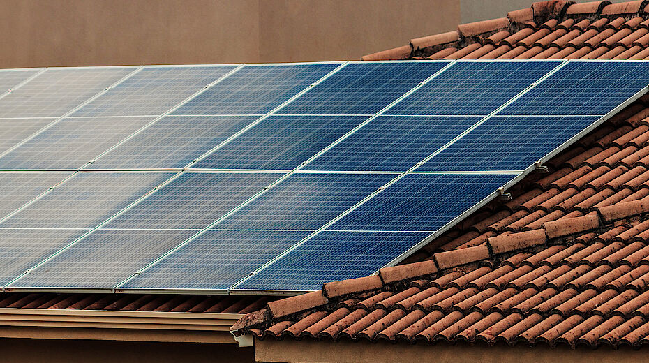 Superbonus e fotovoltaico su tetto adiacente: si ha diritto?