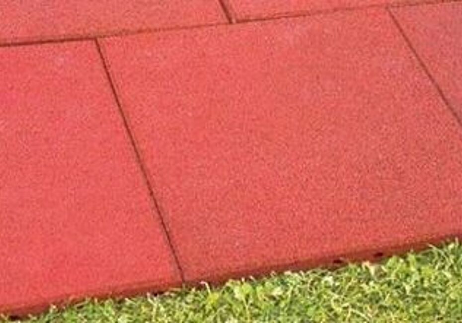 Piastrelle antitrauma in gomma rossa 50x50 sp 4cm con spinotti