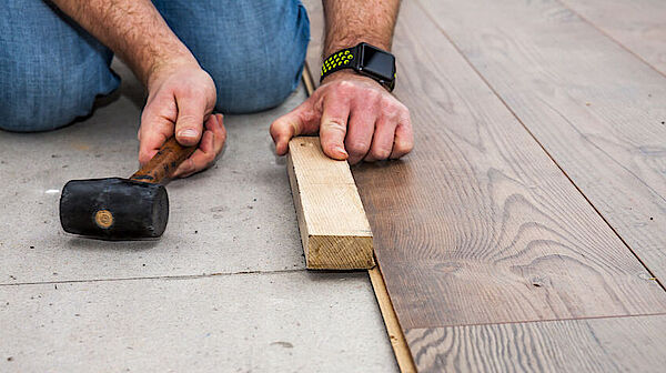 Quanto costa la posa del parquet in laminato?