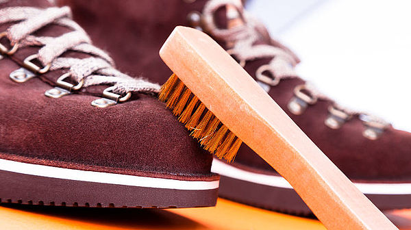 pulitura scarpe