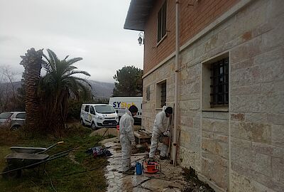 Consolidamento fondazioni di una villa in collina con iniezione di resine