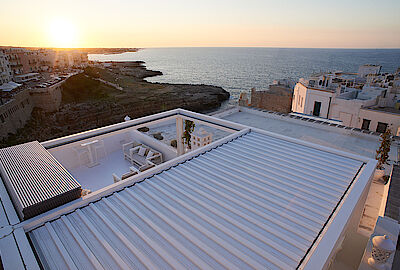 Dal terrazzo del San Michele Suite, l’incanto di Brera e Polignano a Mare