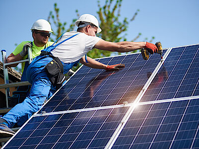 Impianti solari: servono autorizzazioni per installarli?