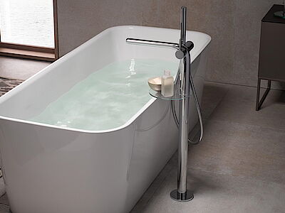 Pratico e di design: scegliete il rubinetto vasca giusto per il vostro bagno