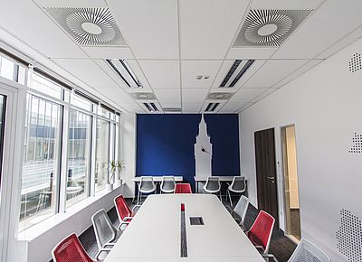 Armstrong Ceiling Solutions - Perla OP 0.95 di Armstrong Building Products