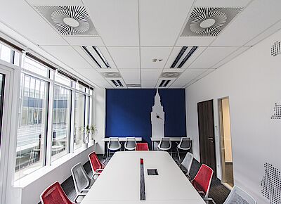 Armstrong Ceiling Solutions - Perla OP 0.95 di Armstrong Building Products