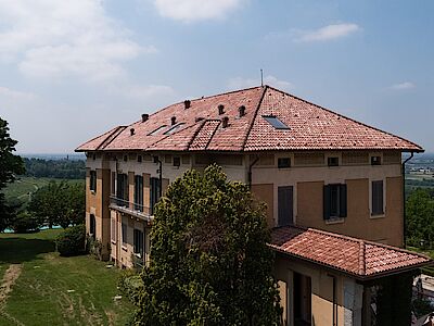 Il rifacimento del tetto di una cantina vinicola nel Pavese