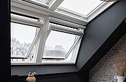 Comfort termico e massima luce naturale con la finestra da tetto FTU-V U5 FAKRO